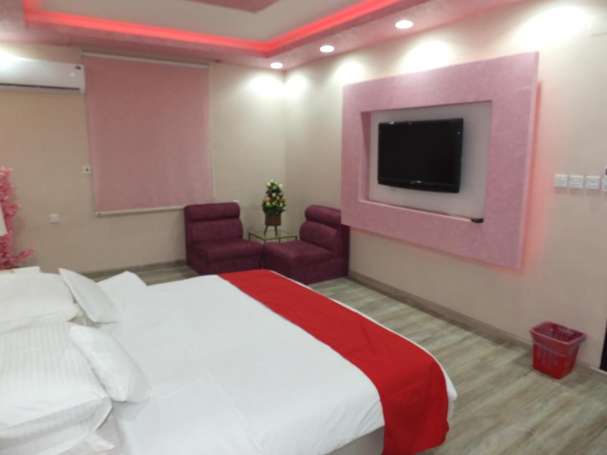 فندق ادوماتو Adomato Hotel Dawmat al-Jandal Eksteriør bilde