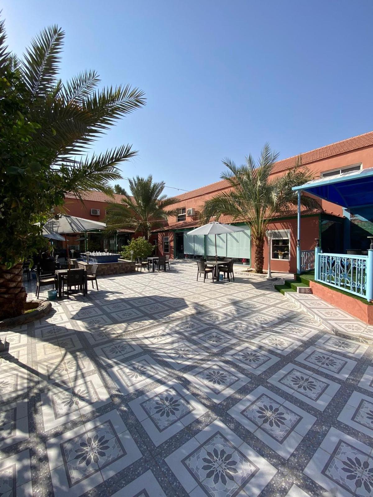 فندق ادوماتو Adomato Hotel Dawmat al-Jandal Eksteriør bilde