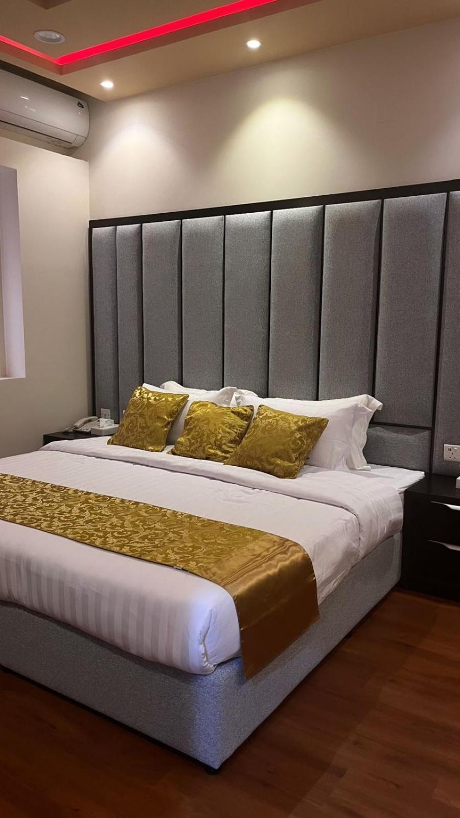 فندق ادوماتو Adomato Hotel Dawmat al-Jandal Eksteriør bilde
